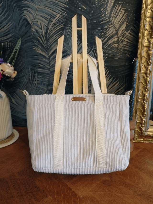 Sac cabas en velours côtelé écru-élégant et pratique 