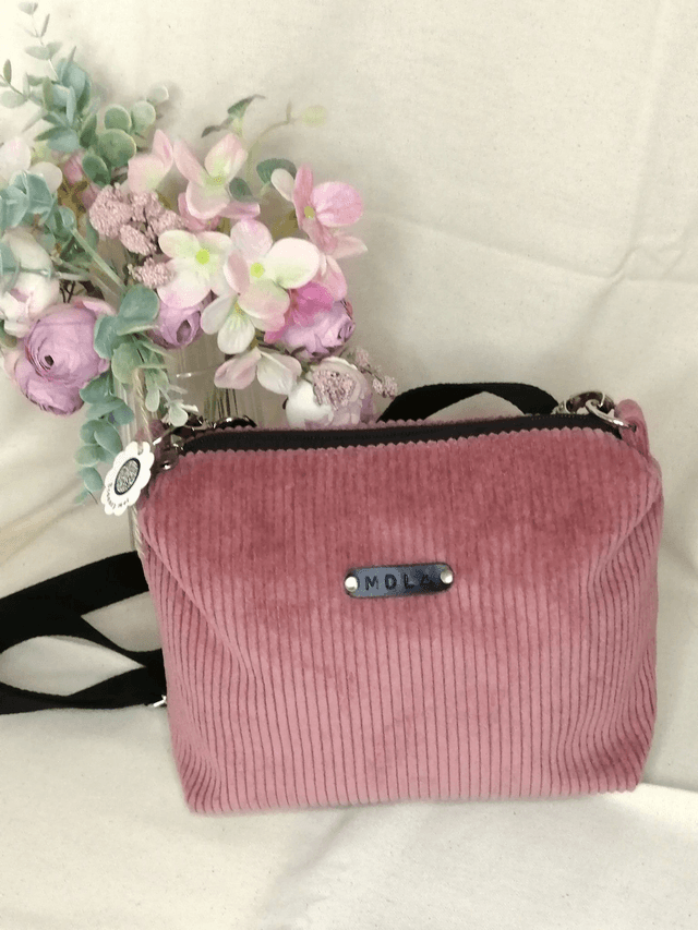 Sac à main en velours côtelé rose avec sangle réglable - Accessoire élégant et chic